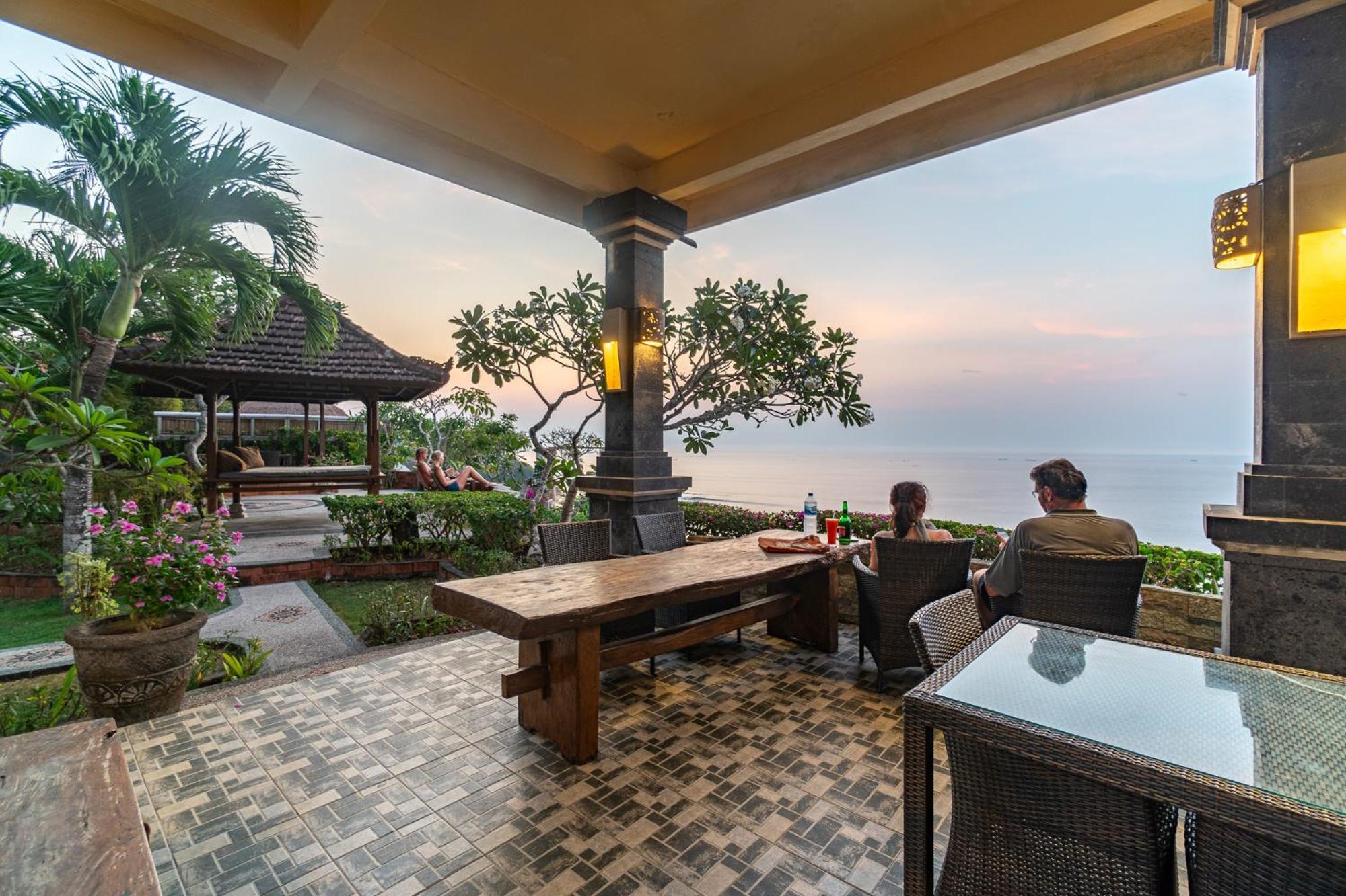 Kembang Kuning Hotell Uluwatu Exteriör bild
